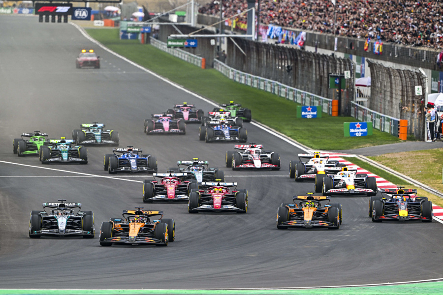 威廉姆斯翻盘梅赛德斯，皮亚斯特里惊艳四座