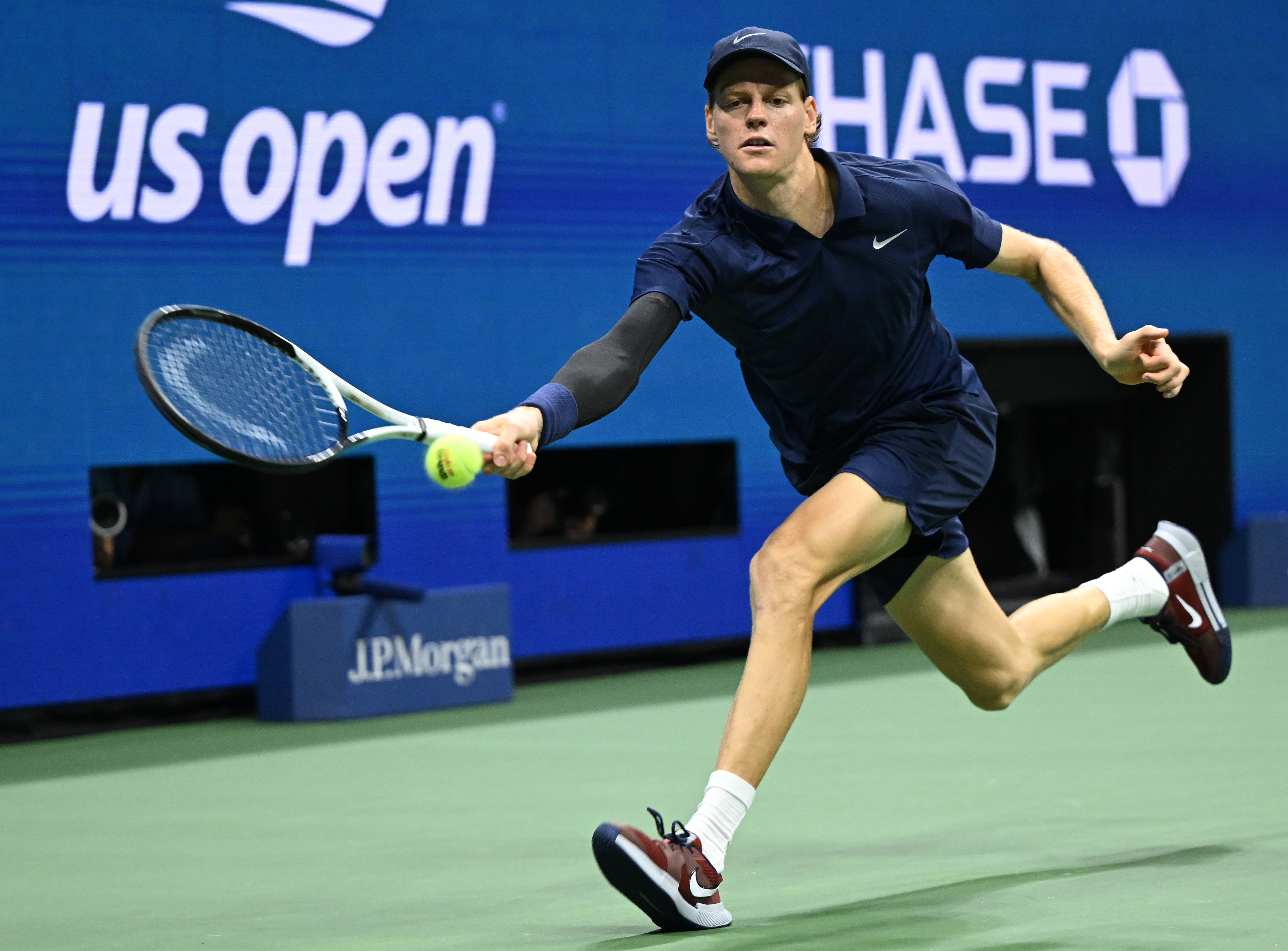 澳网轻取美网，辛纳带队取胜