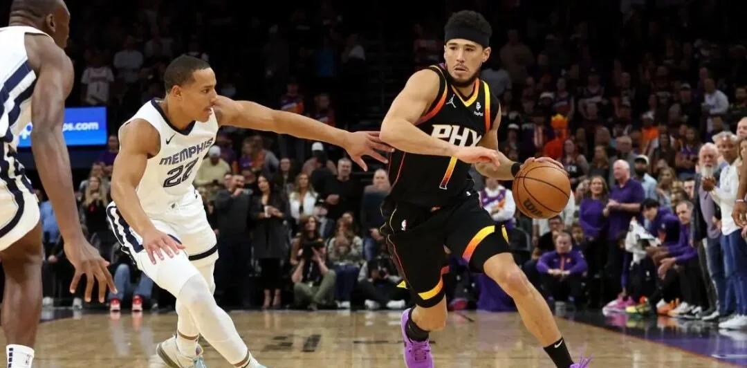 新疆队碾压灰熊，布克点燃赛场