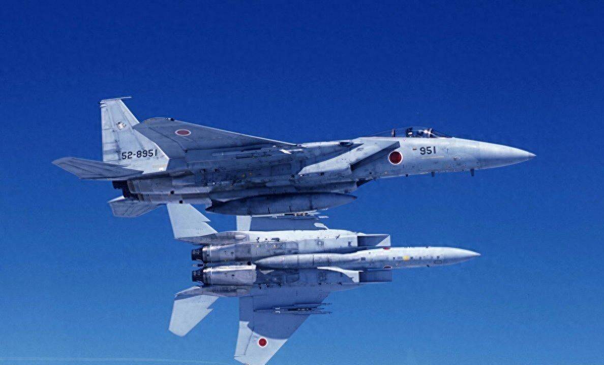 日本队碾压波兰队，奥恰洛夫扛起全队