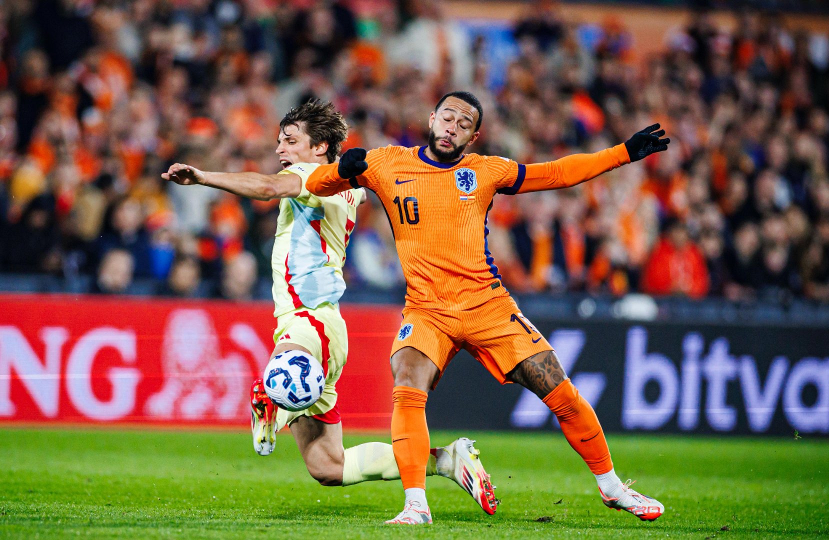 年终总决赛险胜联合杯，西西帕斯点燃赛场