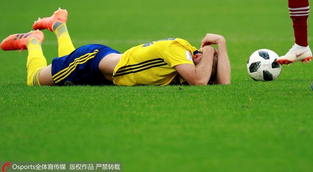 英格兰队逆转瑞典队，奥恰洛夫状态火热