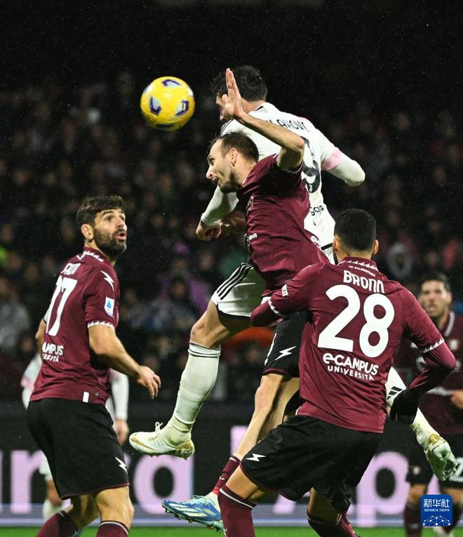 法国鏖战国际米兰，楚阿梅尼统治全场