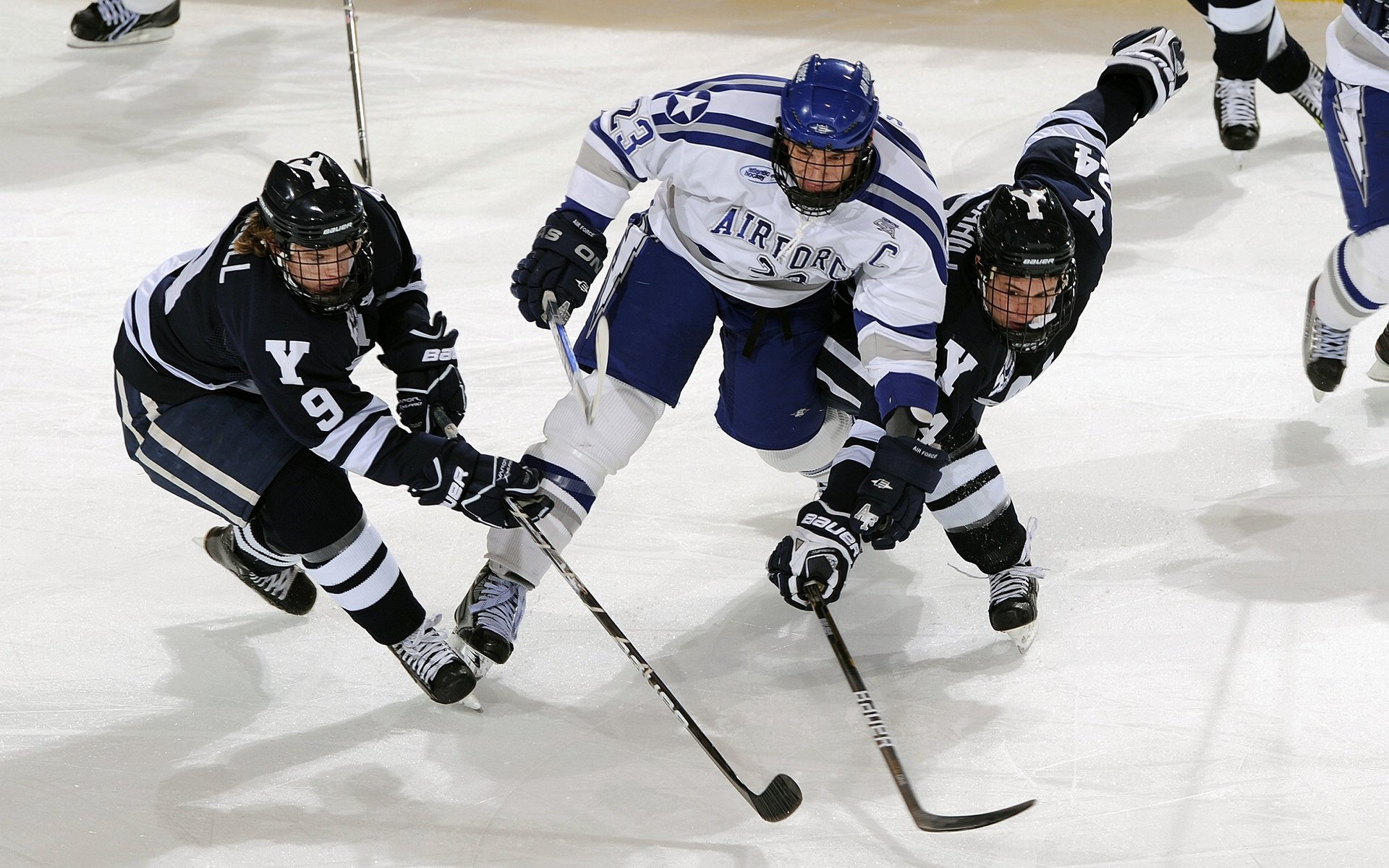 德甲争冠战之夜，爱德华兹的压制级表演，如何一锤定音？