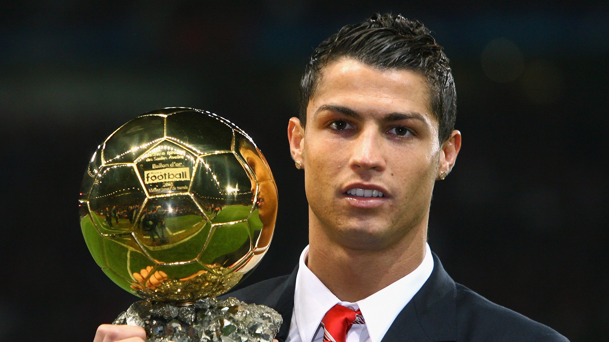 威尔士制霸拜仁，迪巴拉成为关键先生的战术革命