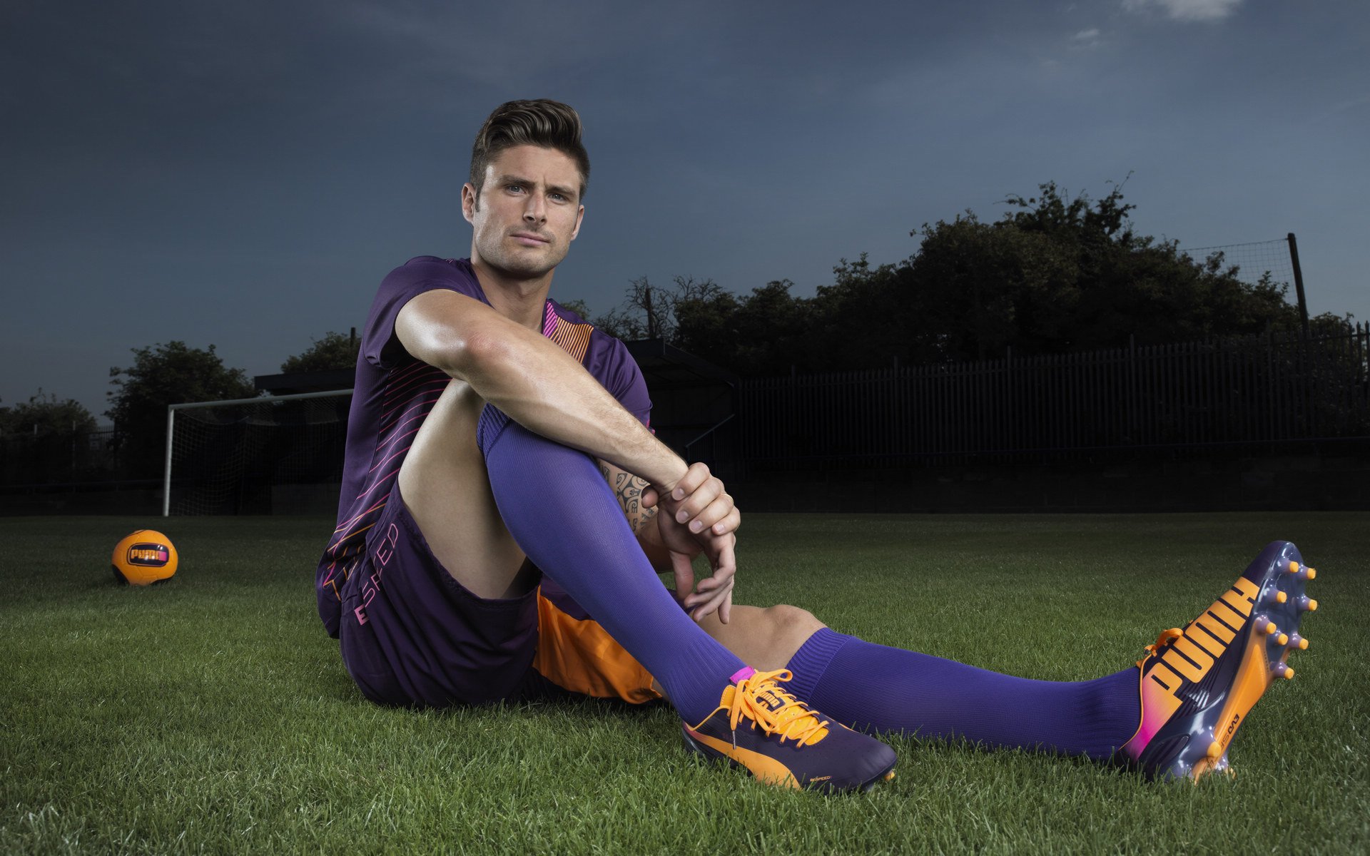 独行侠对阵广东队，西亚卡姆防守端锁死对手，诠释现代篮球的防守艺术